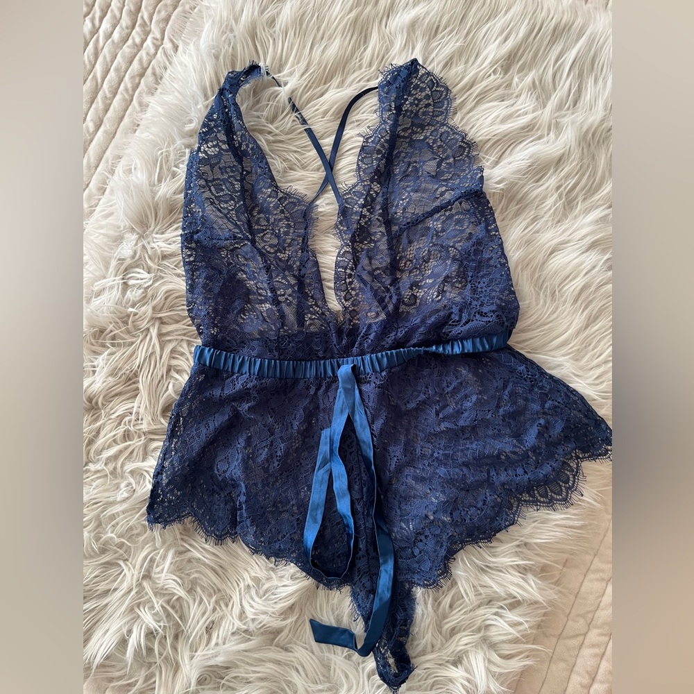 💘 Fredrick's Intimate Laced Sleepwear